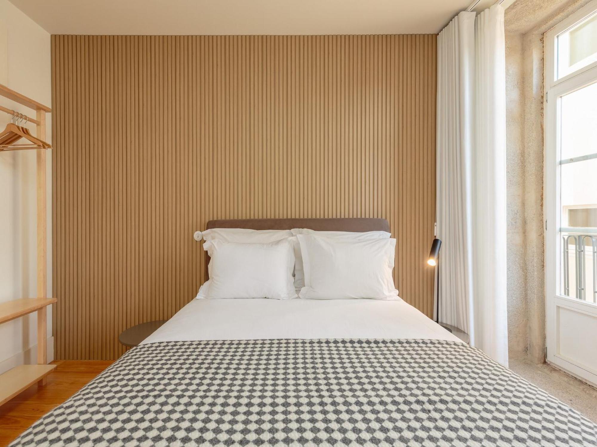 Cozy Getaway In With Balcony * Oporto